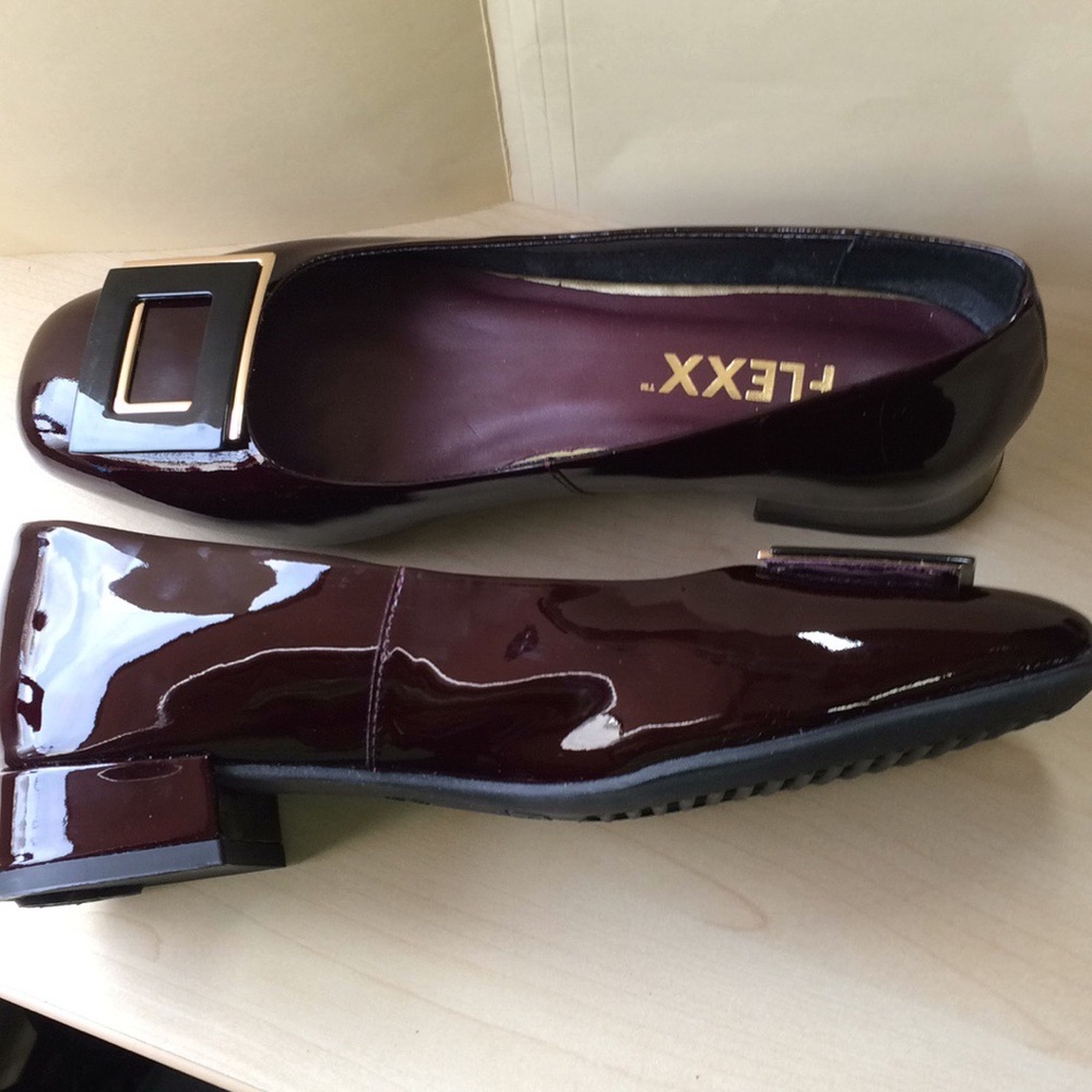 The Flexx Patent Leather Pumps
